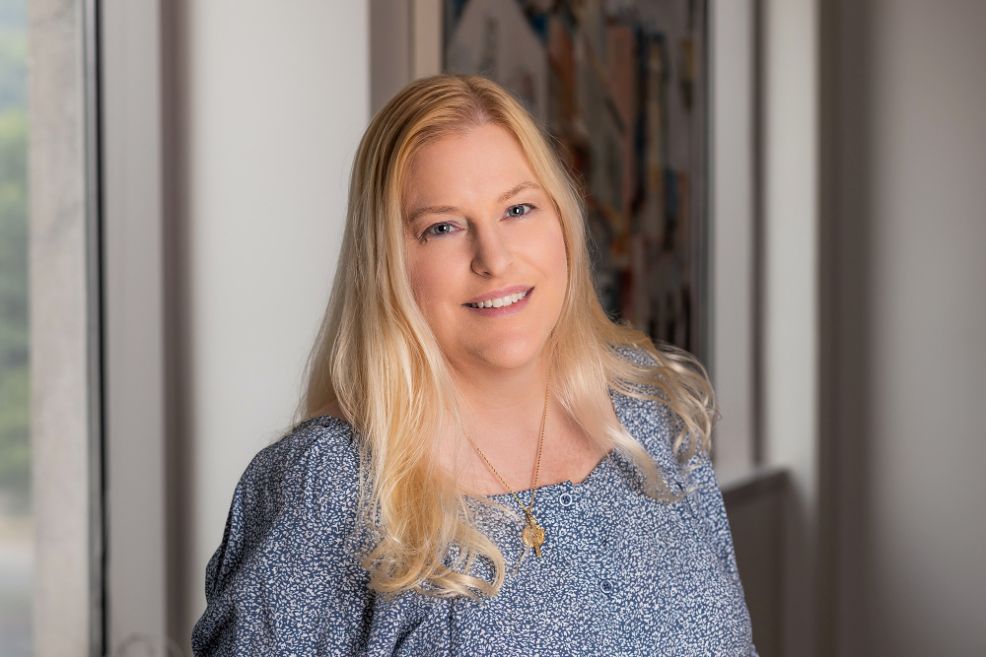 Suzanne Reisig-Olden headshot